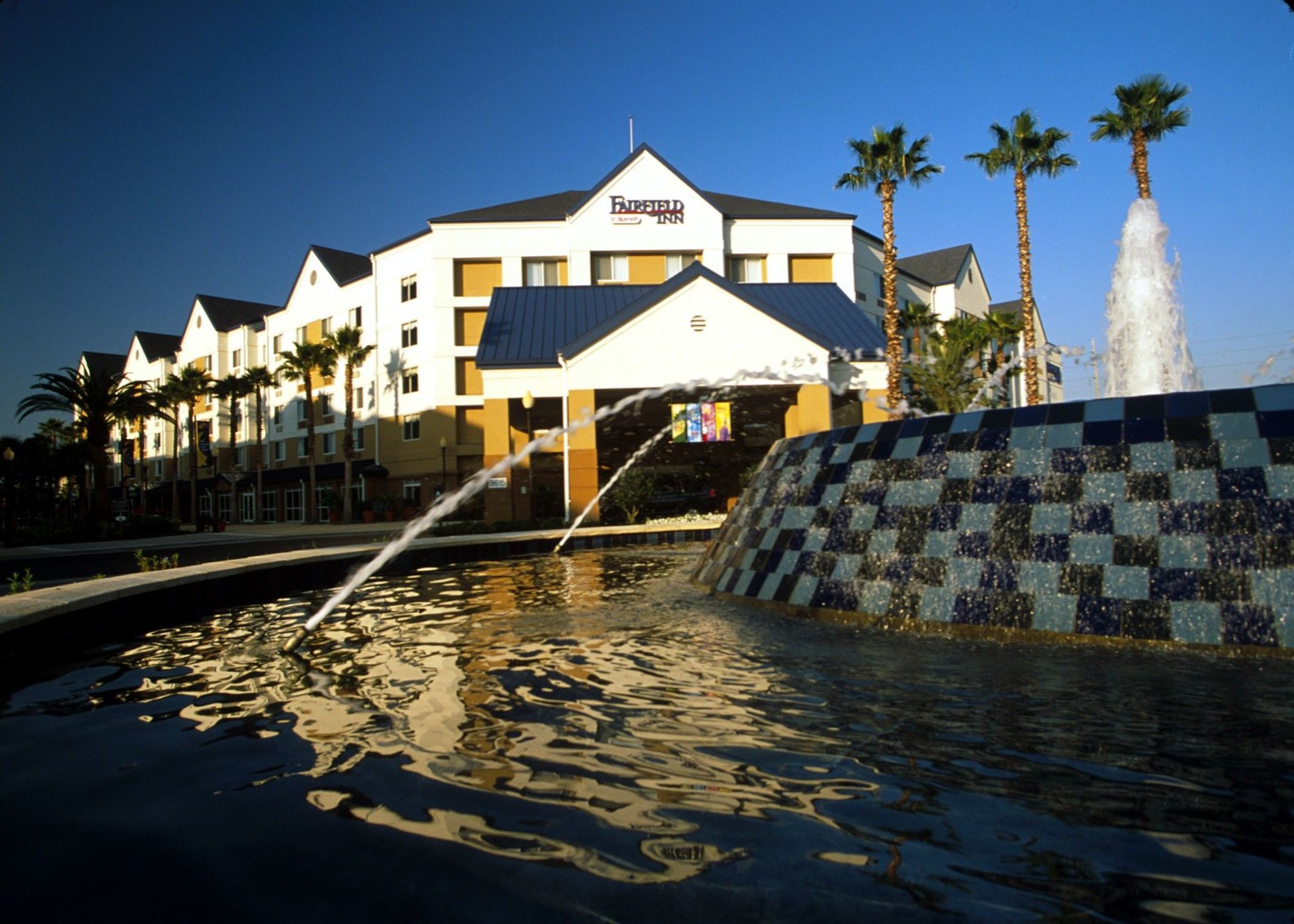Fairfield Inn & Suites By Marriott Orlando Lake Buena Vista In The Marriott Village Exterior photo